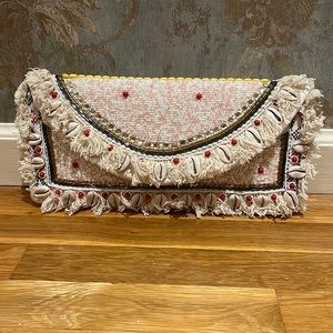 NWT Franchesca’s shell beaded clutch with chain